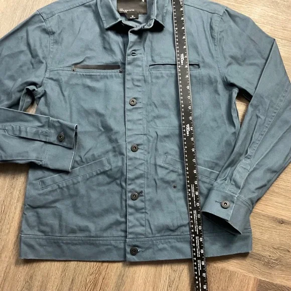 Tavik Modern Beach Culture Sutter Canvas Chore Jacket Mens Medium Slate Blue